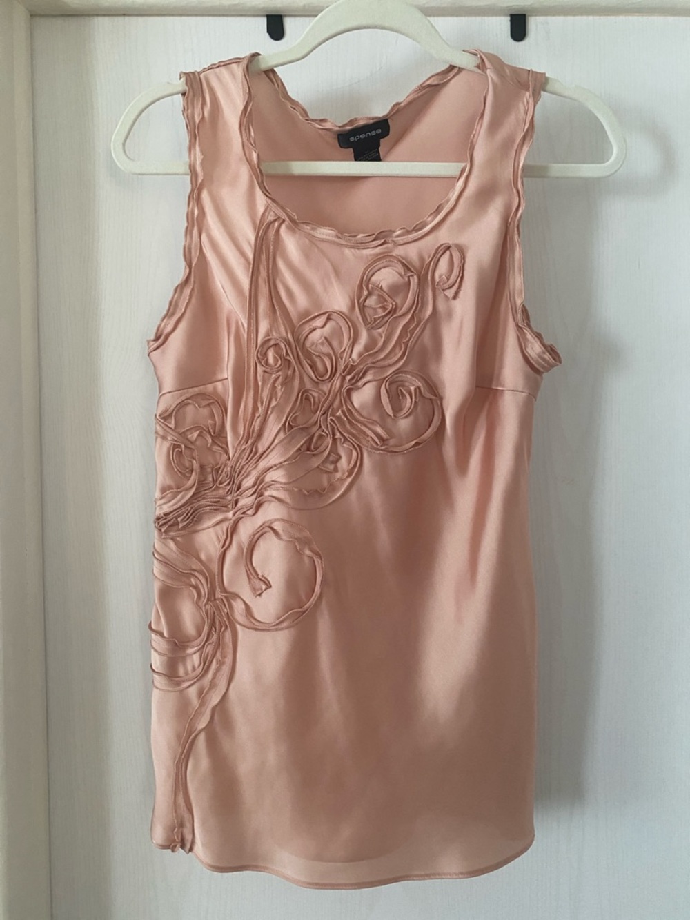 BCBGMAXAZRIA Blush Pink Sleeveless Floral Appliqué Tank